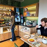 Al Dos - Breakfast & Private 3*