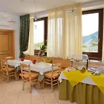 Hotel Al Dos - Breakfast & Private 3*
