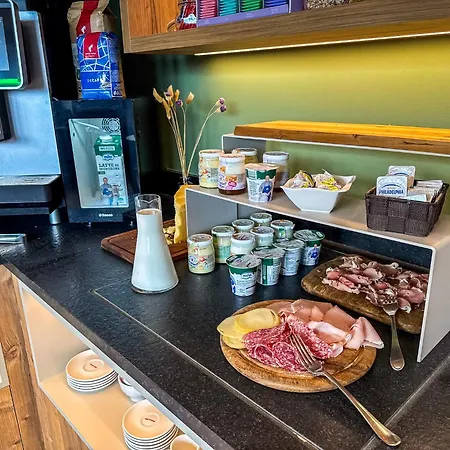 Al Dos - Breakfast & Private Hotel